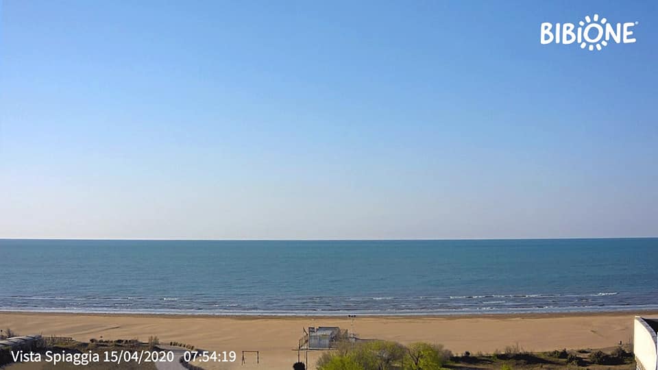 BIBIONE – Una maxi spiaggia immersa nel verde