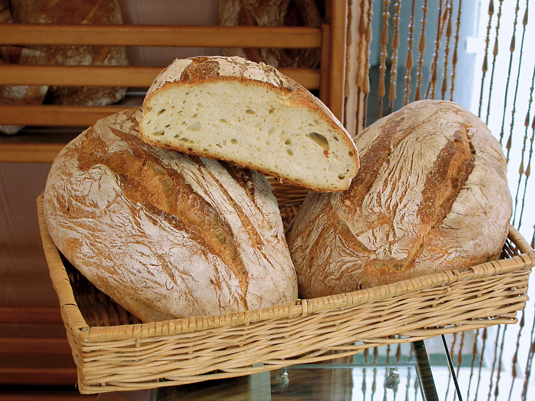 Fare il pane resta attività agricola!